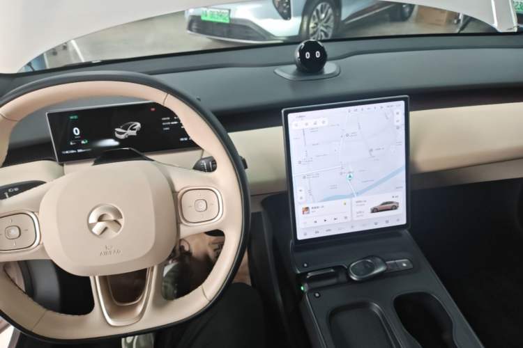 Used Nio ET5 2022 75 kWh Center Console
