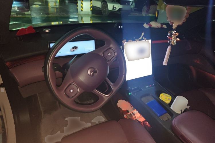 Used Nio ET5 2022 100 kWh Center Console