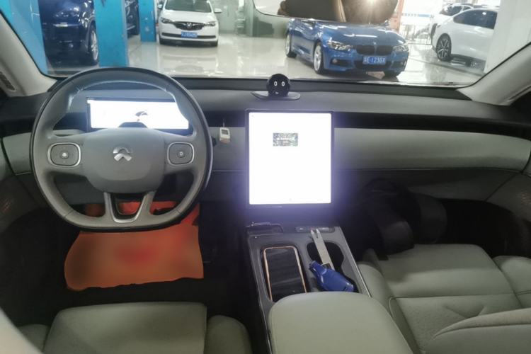 Used Nio ET5 2022 75 kWh Center Console