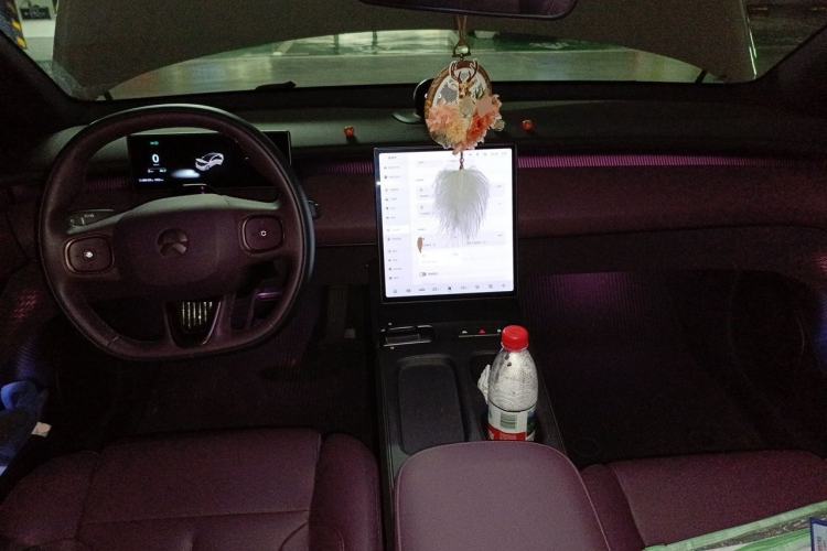 Used Nio ET5 2022 75 kWh Center Console
