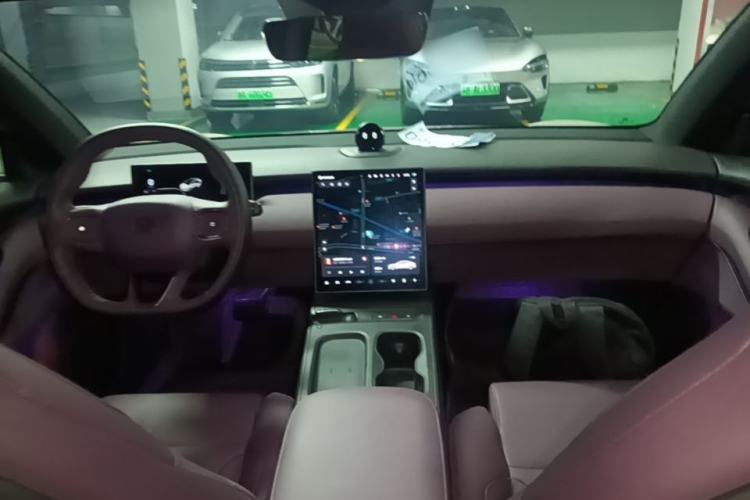 Used Nio ET5 2022 75 kWh Center Console
