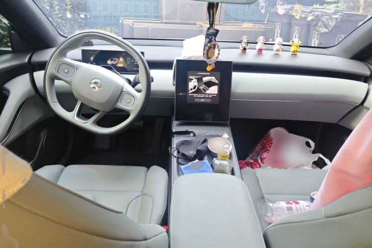 Used Nio ET5 2022 75 kWh Center Console