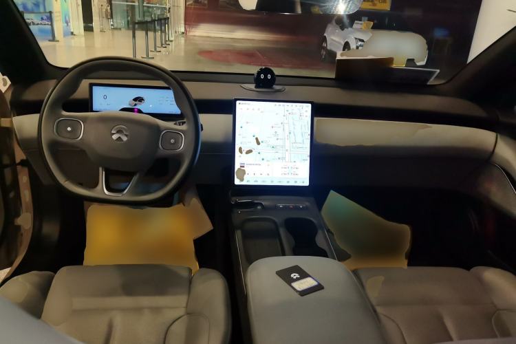 Used Nio ET5 2022 75 kWh Center Console