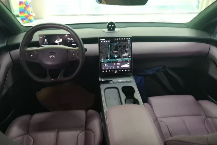 Used Nio ET5 2022 75 kWh Center Console