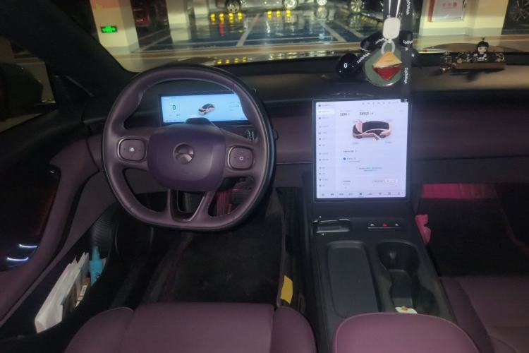 Used Nio ET5 2022 75 kWh Center Console