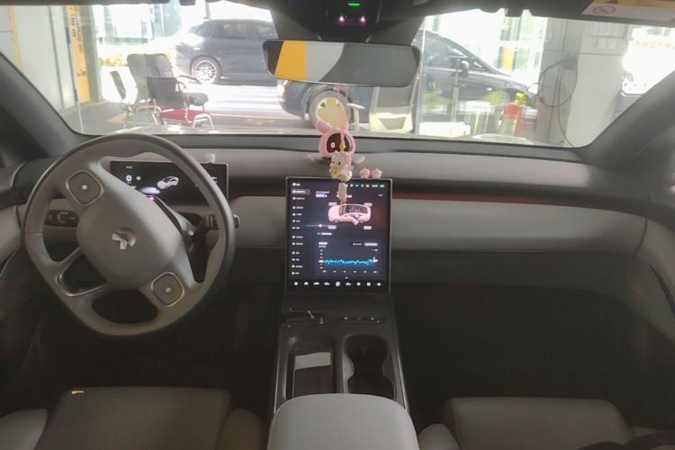 Used Nio ET5 2022 75 kWh Center Console