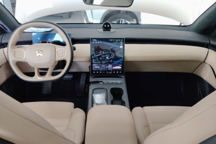 Used Nio ET5 2022 75 kWh Center Console