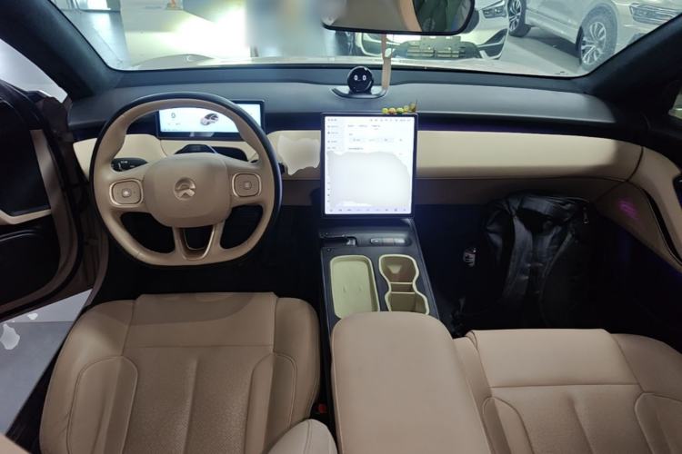 Used Nio ET5 2022 75 kWh Center Console