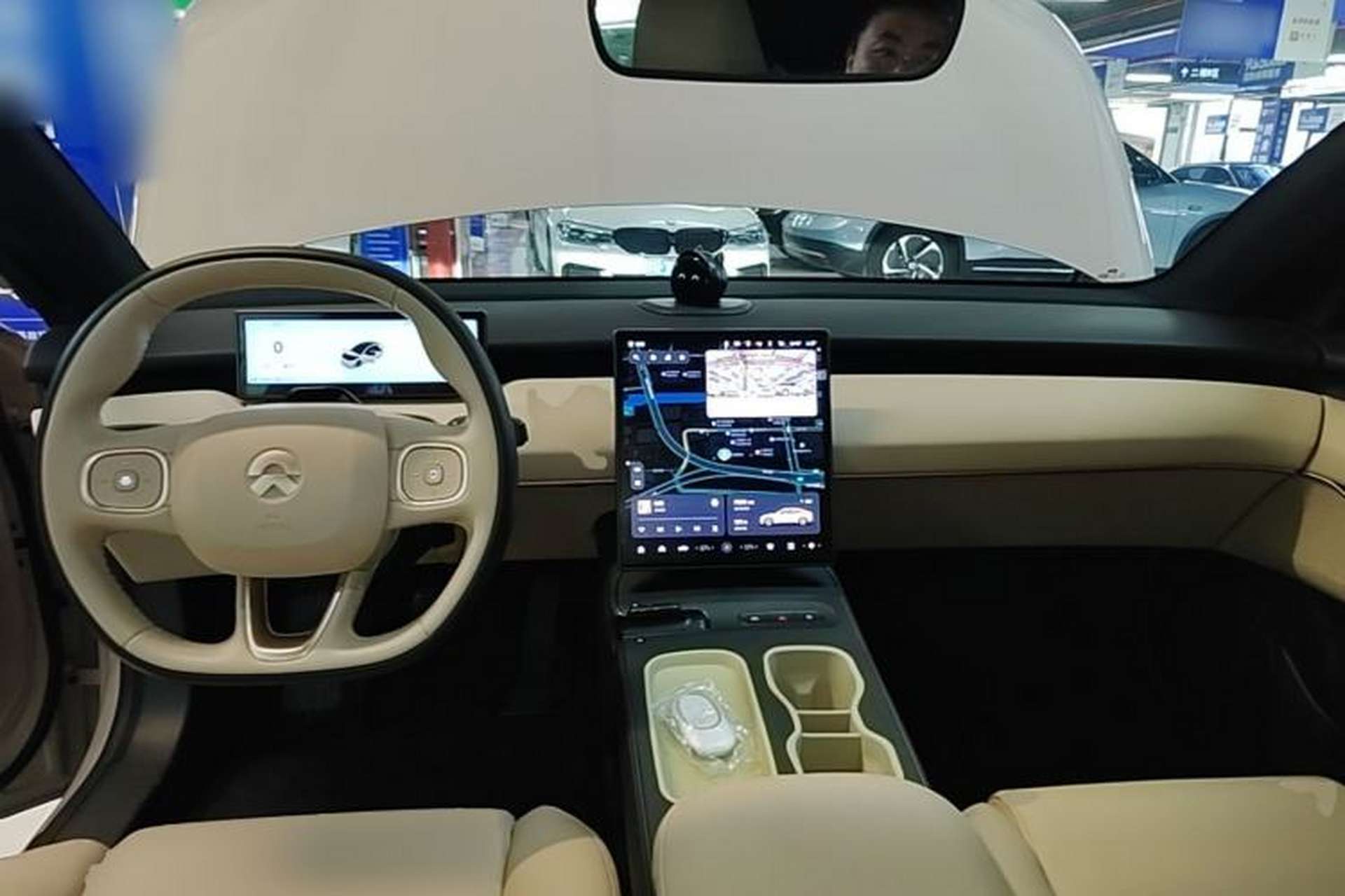 Used Nio ET5 2022 75 kWh Center Console
