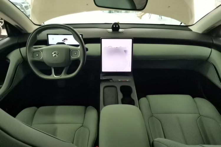 Used Nio ET5 2022 75 kWh Center Console
