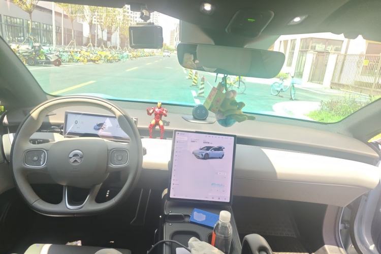 Used Nio ET5 2022 75 kWh Center Console