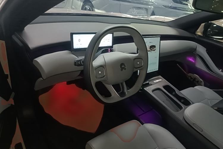 Used Nio ET5 2022 75 kWh Center Console
