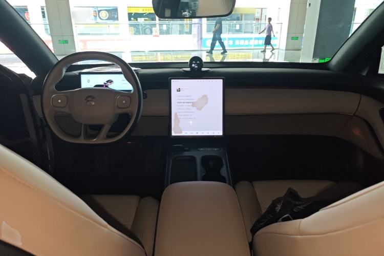 Used Nio ET5 2022 75 kWh Center Console