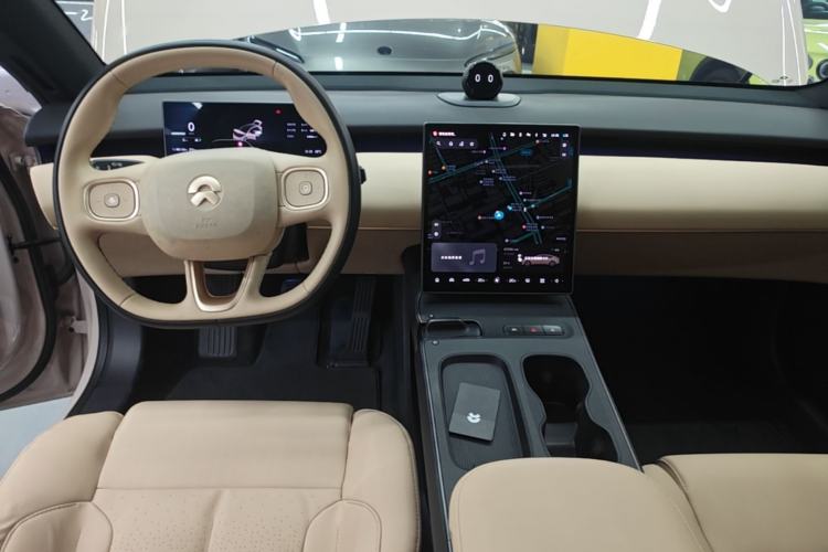 Used Nio ET5 2022 75 kWh Center Console