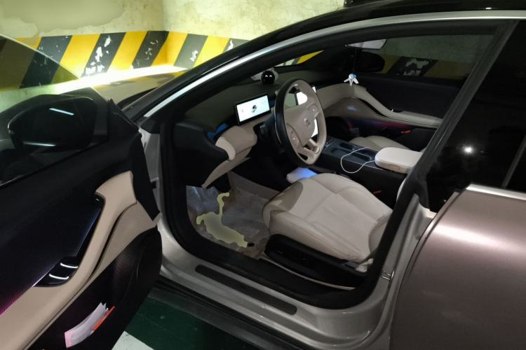 Used Nio ET5 2022 75 kWh Driver Seat