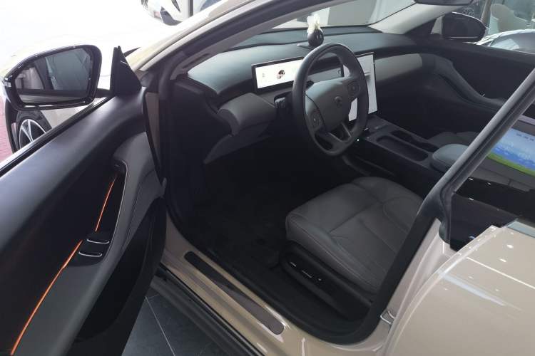 Used Nio ET5 2022 75 kWh Driver Seat