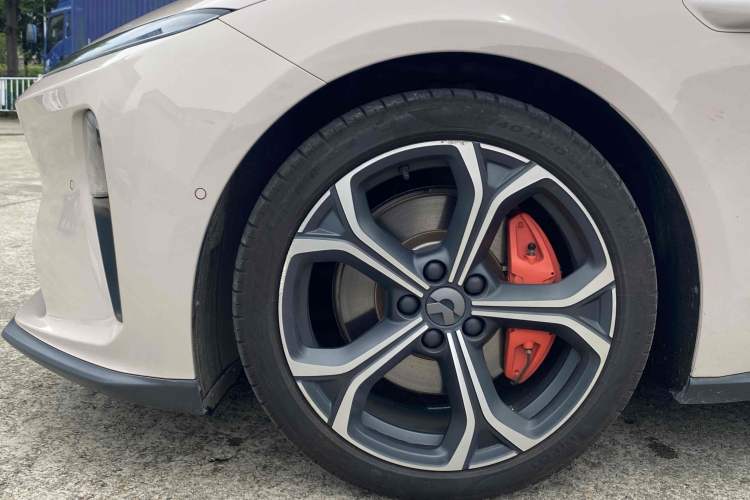 Used Nio ET5 2022 75 kWh Exterior 5