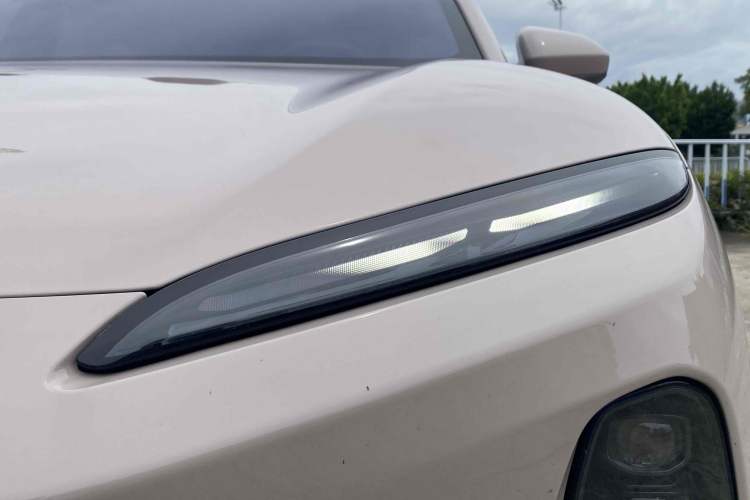 Used Nio ET5 2022 75 kWh Exterior 6