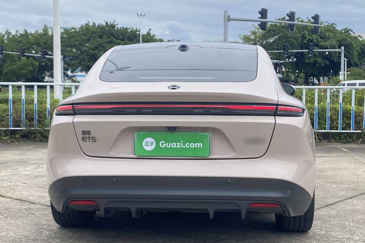 Used Nio ET5 2022 75 kWh Exterior 8