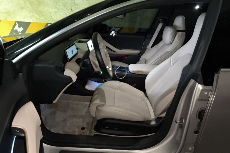 Used Nio ET5 2022 75 kWh Left Front Seat