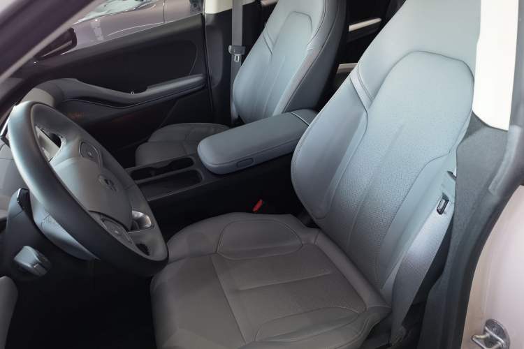Used Nio ET5 2022 75 kWh Left Front Seat