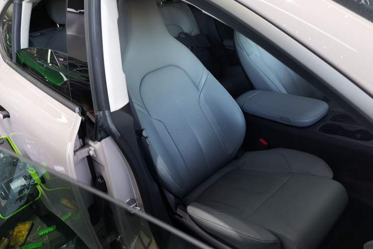 Used Nio ET5 2022 75 kWh Right Front Seat