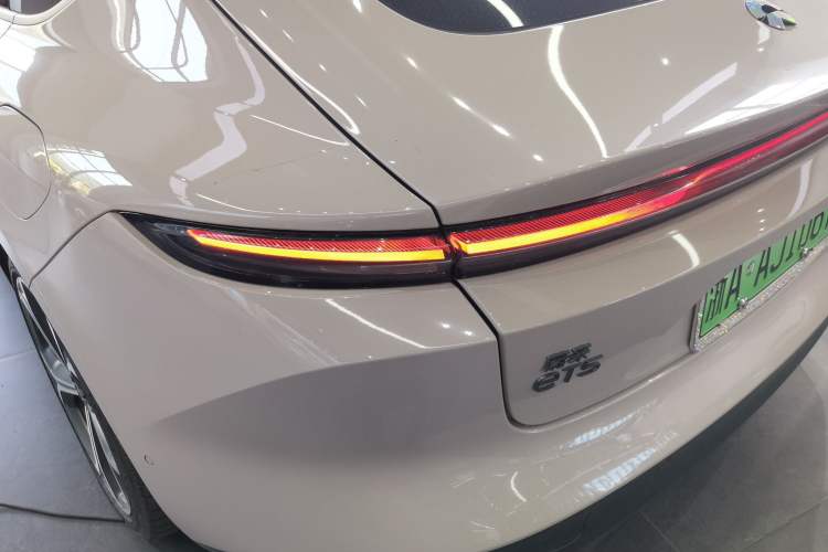Used Nio ET5 2022 75 kWh Right Rear Taillight