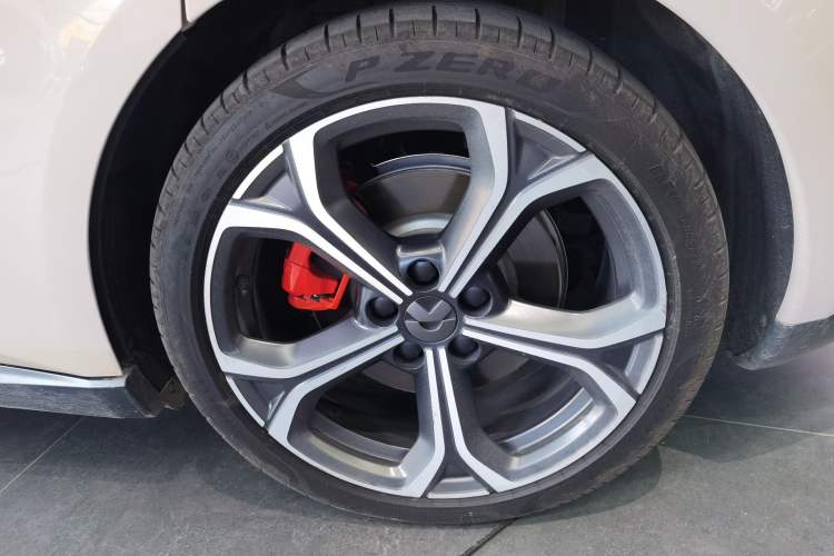 Used Nio ET5 2022 75 kWh Right Rear Wheel Hub