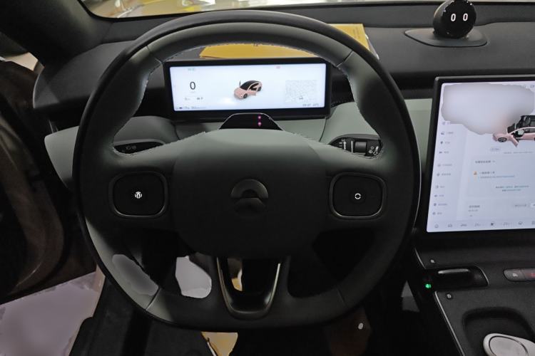 Used Nio ET5 2022 75 kWh Steering Wheel