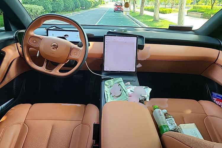 Used Nio ET5 2022 75 kWh Center Console