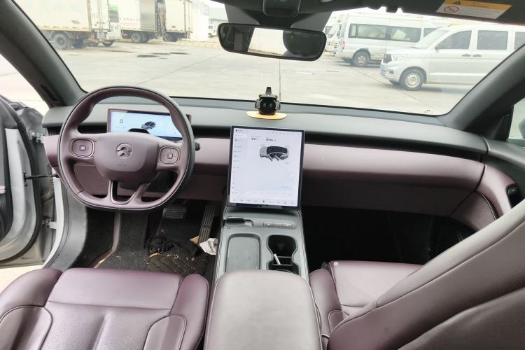 Used Nio ET5 2022 75 kWh Center Console