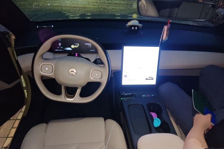 Used Nio ET5 2022 75 kWh Center Console