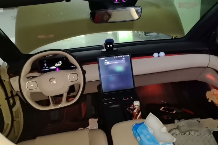 Used Nio ET5 2022 75 kWh Center Console