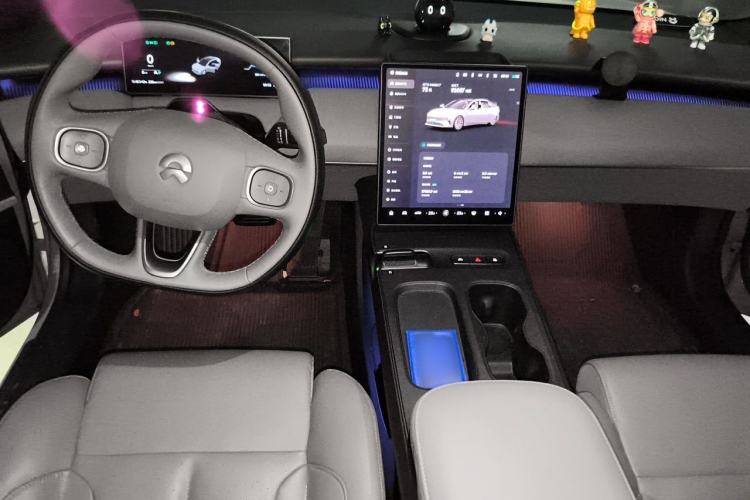 Used Nio ET5 2022 75 kWh Center Console