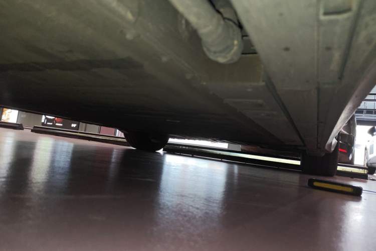 Used Nio ET5 2022 75 kWh Chassis Front Left