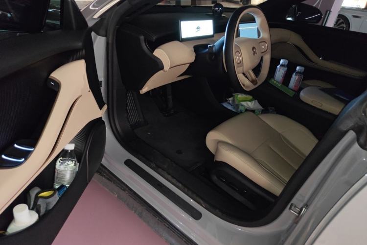 Used Nio ET5 2022 75 kWh Driver Seat