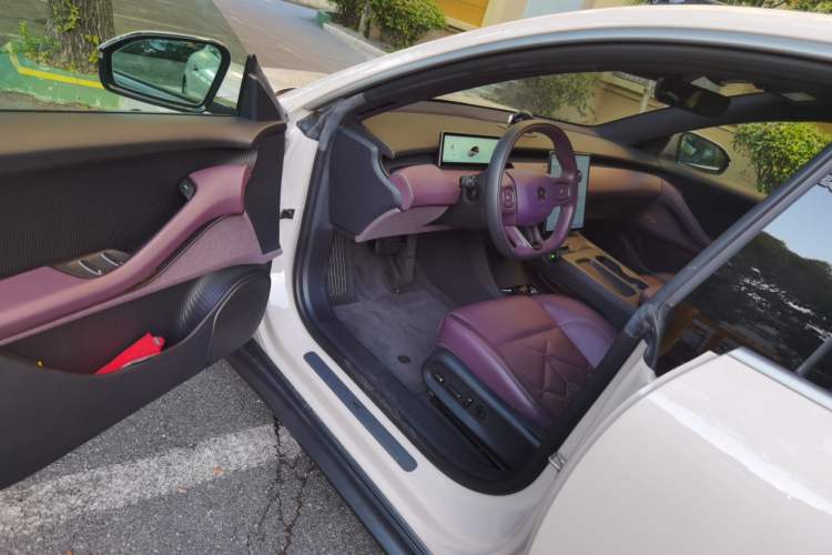 Used Nio ET5 2022 75 kWh Driver Seat