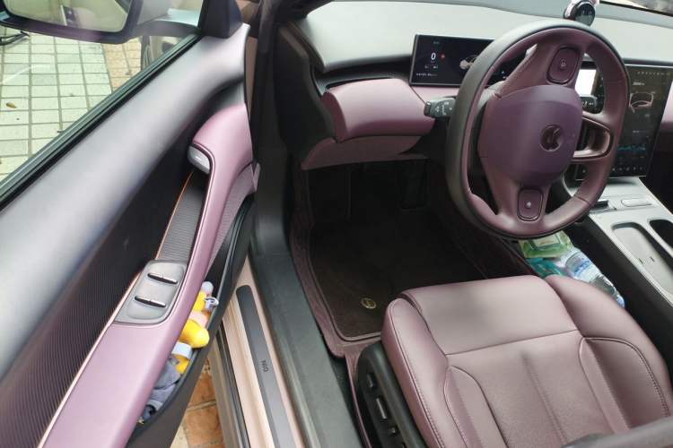Used Nio ET5 2022 75 kWh Driver Seat