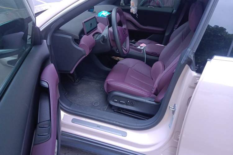 Used Nio ET5 2022 75 kWh Driver Seat
