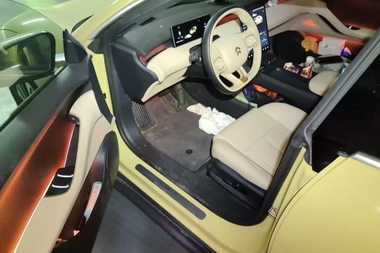 Used Nio ET5 2022 75 kWh Driver Seat