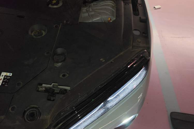 Used Nio ET5 2022 75 kWh Engine Bay Left