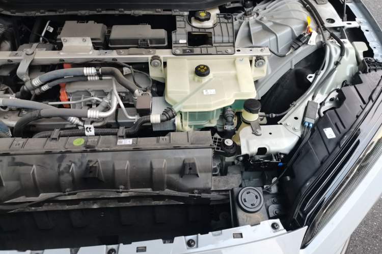 Used Nio ET5 2022 75 kWh Engine Bay Left