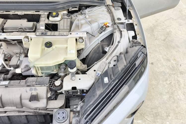 Used Nio ET5 2022 75 kWh Engine Bay Left