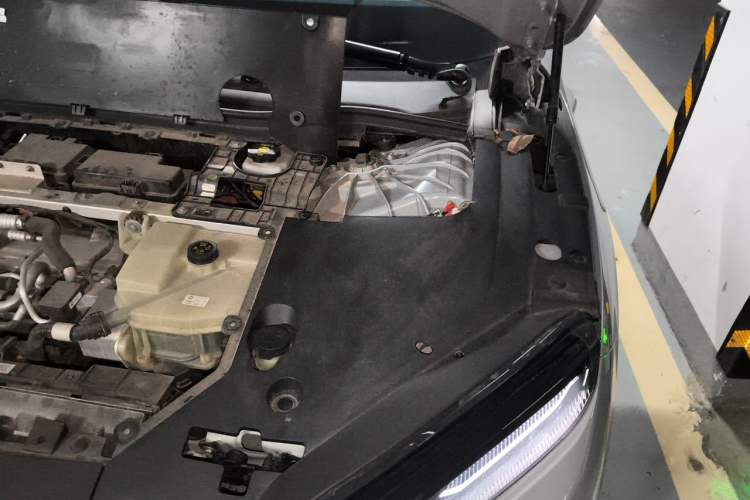Used Nio ET5 2022 75 kWh Engine Bay Left