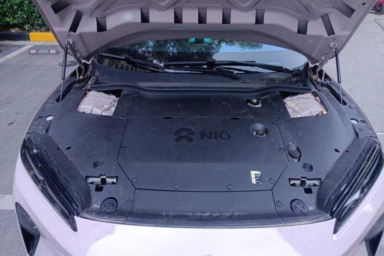 Used Nio ET5 2022 75 kWh Engine Bay