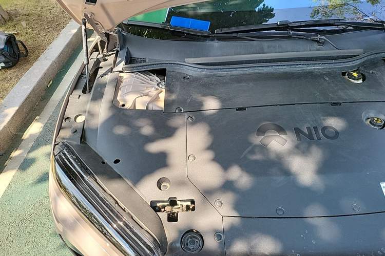 Used Nio ET5 2022 75 kWh Engine Bay Right