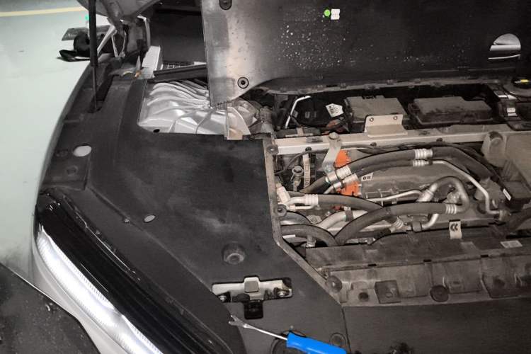 Used Nio ET5 2022 75 kWh Engine Bay Right