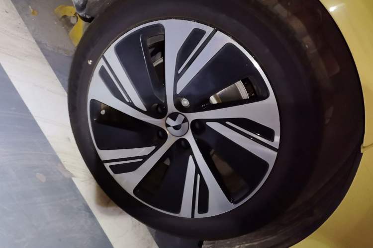 Used Nio ET5 2022 75 kWh Exterior 1