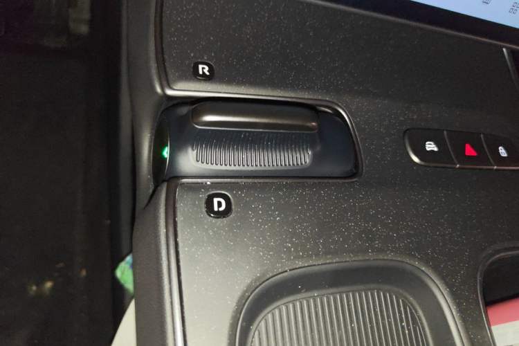 Used Nio ET5 2022 75 kWh Gear Lever