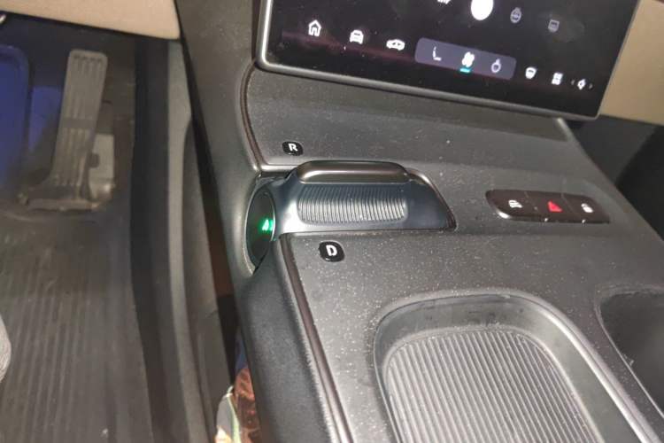 Used Nio ET5 2022 75 kWh Gear Lever